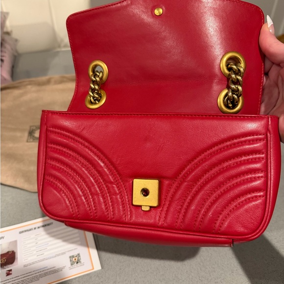 Gucci Marmont Red Shoulder Bag - Picture 13 of 16